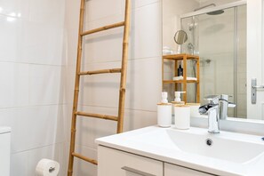 Shower, hair dryer, towels, soap - GuestReady - Urban dream in Matosinhos (Matosinhos)