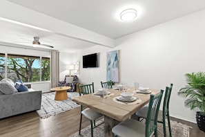 Dining - New! Modern Upper Flat in Prime Royal Oak Location (Royal Oak)