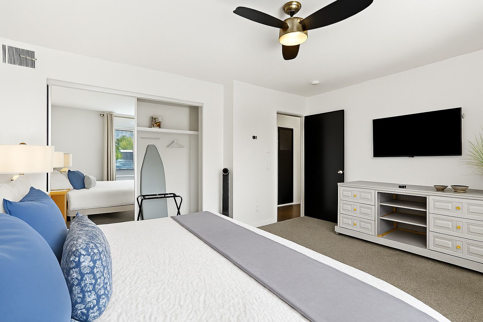 1 slaapkamer, een bureau, een strijkplank/strijkijzer, gratis wifi