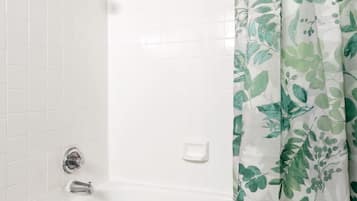 Toallas y papel de baño
