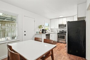 Micro-ondas, fogão, cooktop, lava-louças