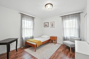 3 quartos, ferros/tábuas de passar roupa, Wi-Fi, roupa de cama