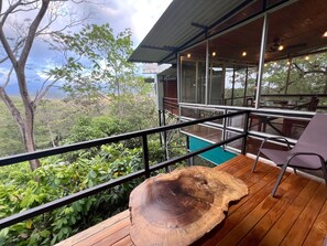 Terrace/patio - Cacao Forest Treetop Cottage w/ AC – 15 min to Beach & Town – Puntarenas (Playón)