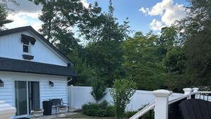 Terrace/patio - Cool 1- bedroom studio with AC in Spring Lake (Spring Lake)