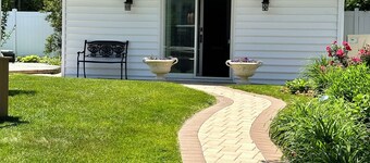 Cool 1- bedroom studio with AC in Spring Lake