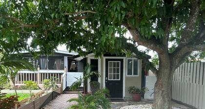 Charming 1-bedroom house in fantastic West Palm Beach with AC