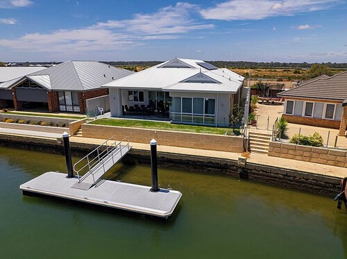 A Waterside Paradise - Geographe's Hidden Oasis