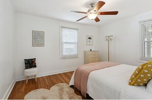 2 Schlafzimmer, Bügeleisen/Bügelbrett, WLAN, Bettwäsche