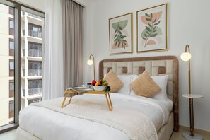 Deluxe Apartment, Non Smoking | In-room safe, blackout curtains, iron/ironing board, free WiFi