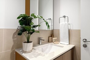 デラックス アパートメント 禁煙 | バスルーム | シャワー