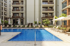 Kolam renang outdoor