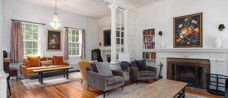 TV, fireplace, books, stereo