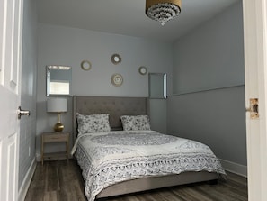 2 bedrooms, iron/ironing board, WiFi, bed sheets - Welcome To The Great Place Of Life (Saskatoon)
