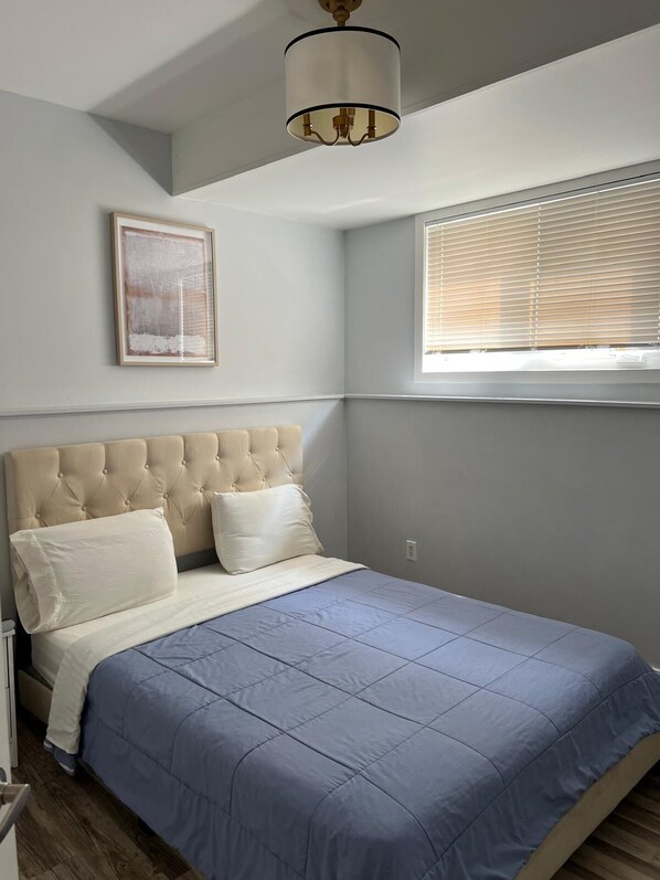 2 bedrooms, iron/ironing board, WiFi, bed sheets