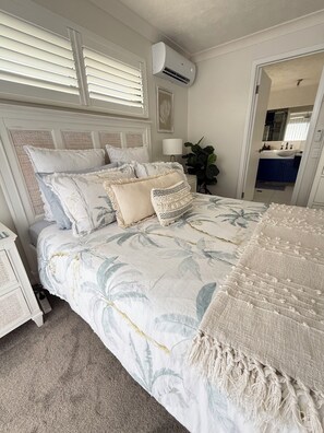 2 Schlafzimmer, Schreibtisch, Bügeleisen/Bügelbrett, kostenloses WLAN