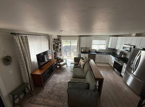 Smart TV, table tennis, books