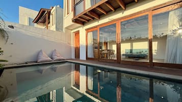 Private pool