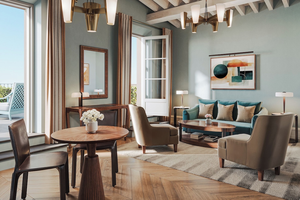 Suite (Atic) | Living area | Smart TV