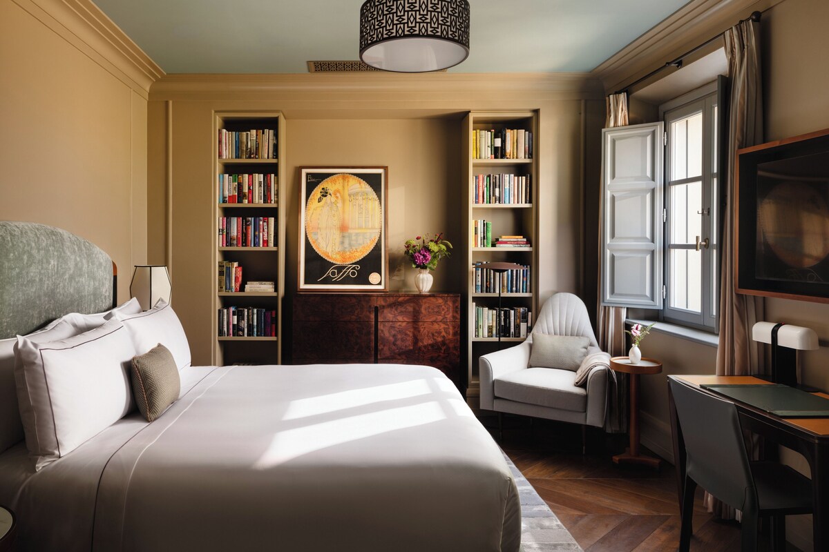 Premium bedding, pillow-top beds, minibar, in-room safe