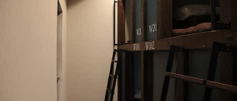 Cabin, Women only, Non Smoking | In-room safe, bed sheets