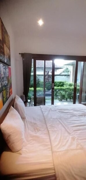 Standard Double Room, Patio, Garden View | Desk, free WiFi