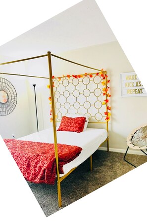 4 bedrooms, WiFi, bed sheets