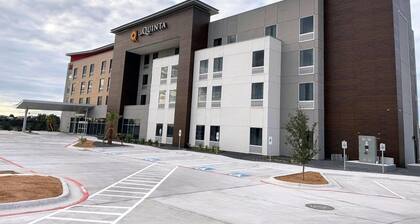 Hawthorn Extended Stay by Wyndham Eagle Pass