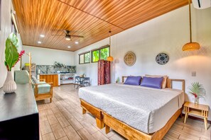 1 bedroom, WiFi, bed sheets - Beachfront Studio - Direct Beach Access, Fast Wifi & AC (Puerto Viejo de Talamanca)