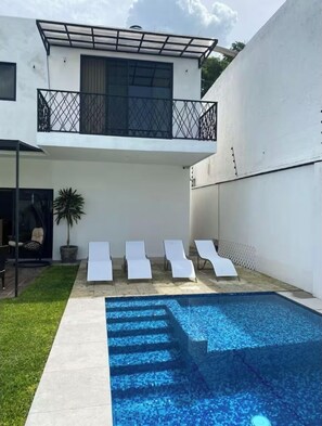 Outdoor pool, a heated pool