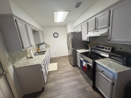 Quaint & Cozy 3BR - pets welcome!