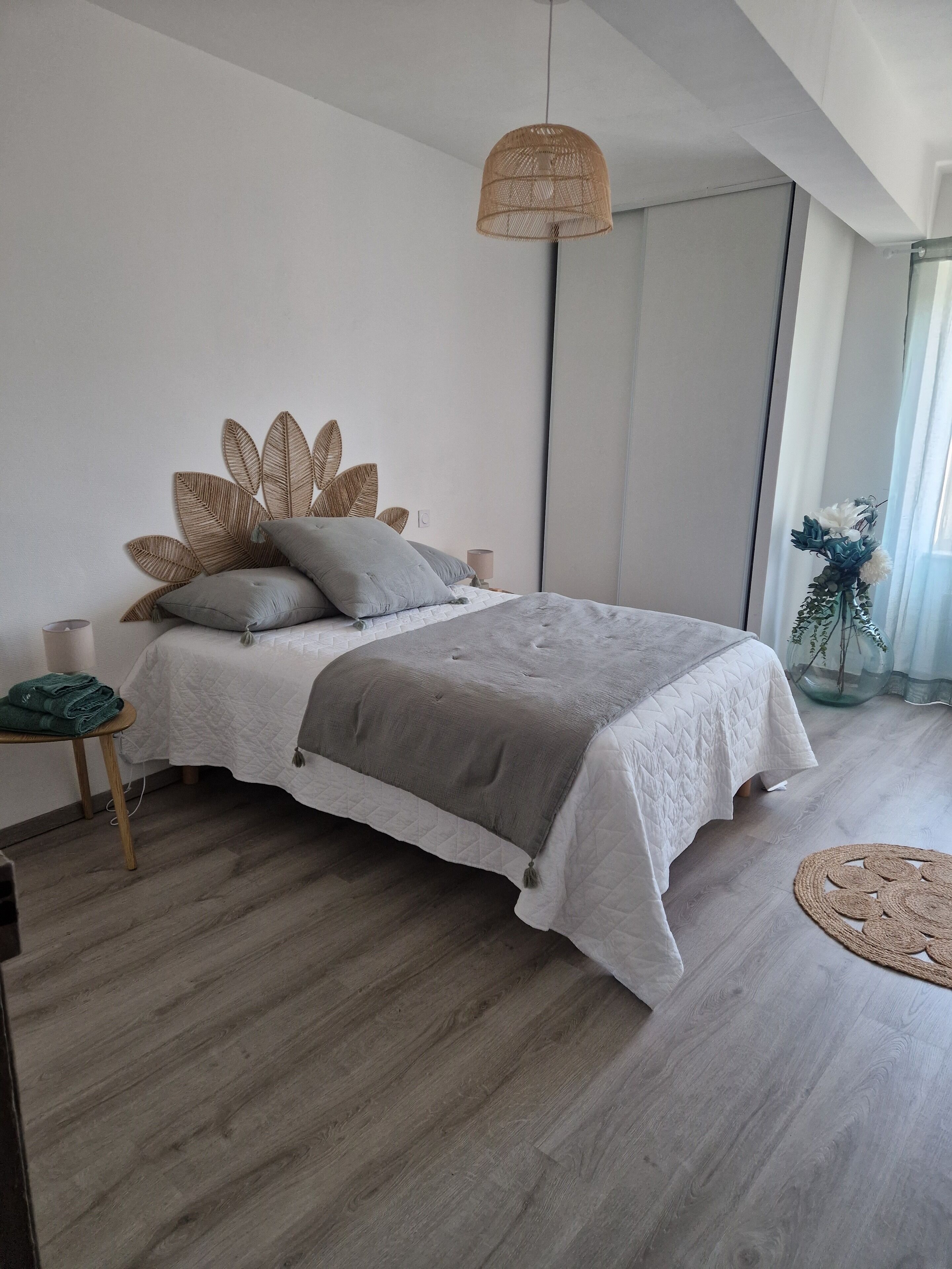 3 slaapkamers, een strijkplank/strijkijzer, beddengoed