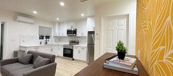 New: Charming guest suite by UCR, Downtown & plazas