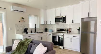 New: Charming guest suite by UCR, Downtown & plazas