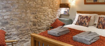 The Cowshed - UK50283