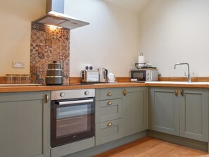 Cookware/dishes/utensils