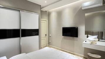 Apartament Elite | Cortines opaques, planxa i posts de planxar i wifi gratuïta