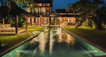 Exclusive Boutique Villa in wonderful Tabanan! Daily breakfast and chef incl.