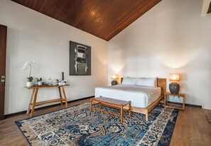 4 chambres, coffres-forts dans les chambres, fer et planche à repasser