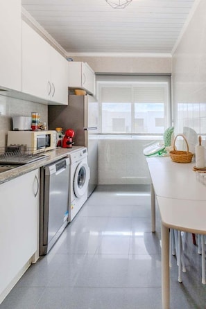 Fridge, microwave, oven, dishwasher