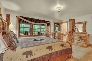 7 dormitorios, escritorio, tabla de planchar con plancha y cuna de viaje