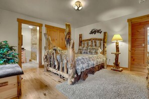 7 bedrooms, desk, iron/ironing board, travel cot - A private and adventure-filled escape perfect for families, friend groups, and nature lovers alike, nestled in the beautiful hills of Perry County, PA. (Millerstown)