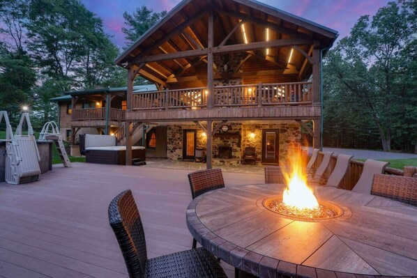 屋外ダイニングエリア