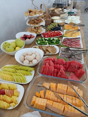 Desk, laptop workspace, soundproofing, free WiFi - Hotel Caravansaray Rashid in Bukhara  (Bukhara)