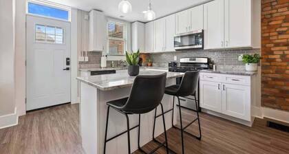 Sophisticated Boho Condo Walkable Columbus