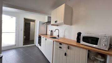 Fridge, microwave, oven, dishwasher