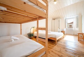 2 habitaciones, tabla de planchar con plancha, internet y ropa de cama 
