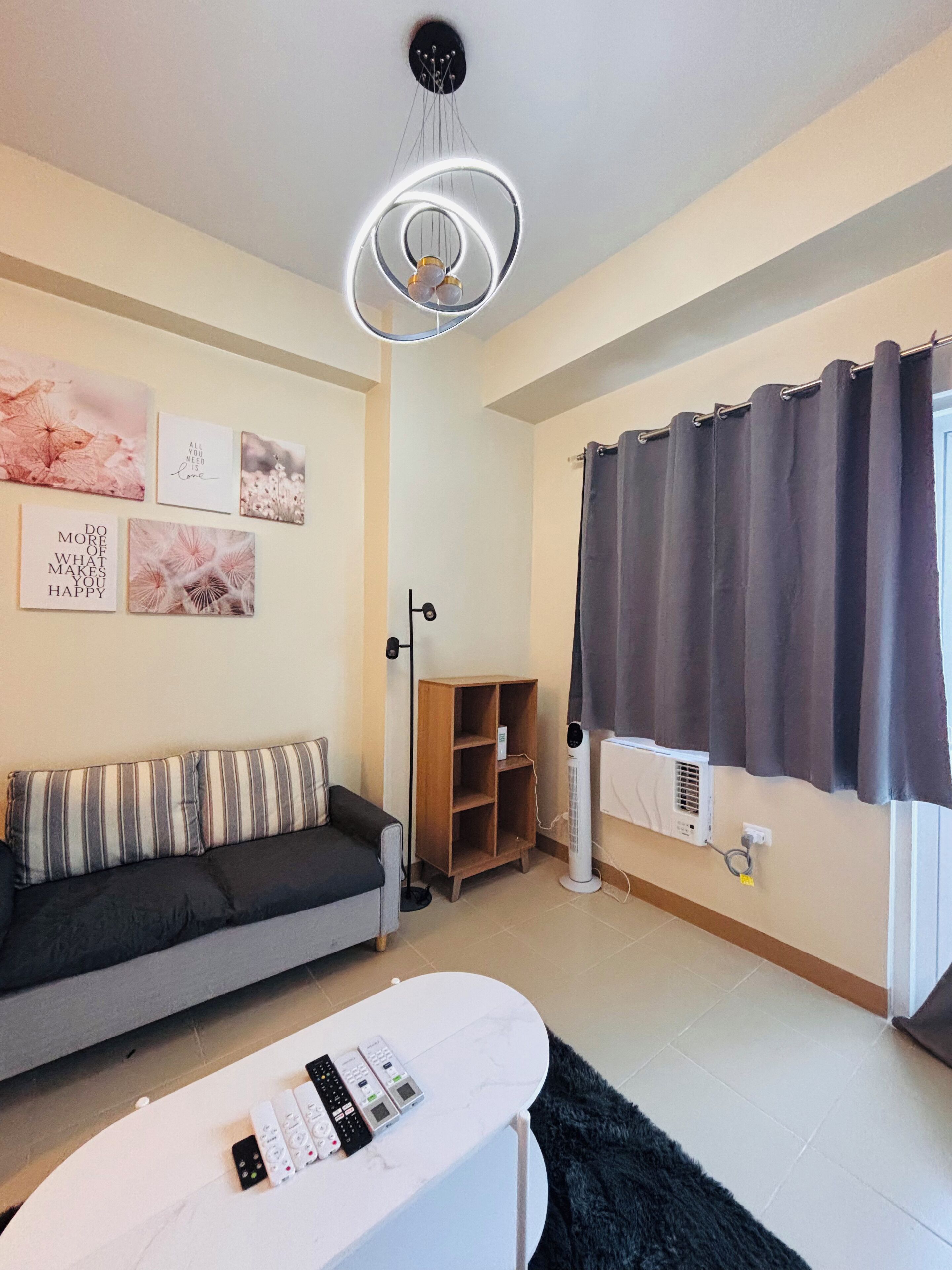 Condo, 1 Bedroom, Balcony, Pool View | Living room
