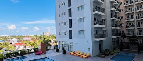 Condo, 1 habitación, balcón, vista a la alberca | Alberca | Alberca al aire libre