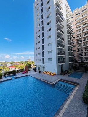 Kondominium, 1 kamar tidur, balkon, pemandangan kolam renang | Kolam renang