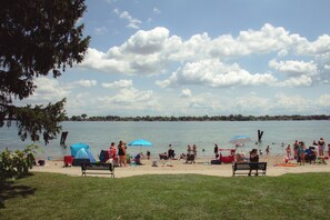 Liegestühle, Strandtücher